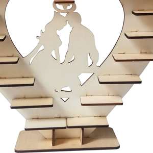 Exhibidor de Madera Moderno en Forma de Corazón para Regalos, Postres, Chocolate y Alimentos - Product Image 5