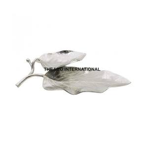 Assiettes de service en aluminium pour chips et trempettes avec bol, plateau de présentation pour table à manger, forme de feuille - Product Image 1