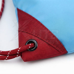 Sac à dos de sport en nylon avec cordon de serrage, sac de football avec graphiques d'équipe personnalisés, capacité de 50 à 70 L pour l'entraînement au football et les activités de plein air - Product Image 4