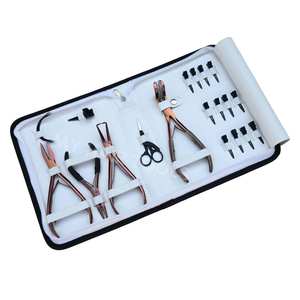 Kit de herramientas para extensiones de cabello con removedor de microeslabones, alicates planos para prensar cuentas, alicates para extensiones de cinta, mini tijeras y agujas tipo C - Product Image 1