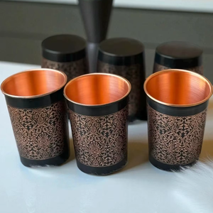 ชุดแก้วน้ำทองแดงฉลากส่วนตัว ชุดแก้วน้ำทองแดงพรีเมียม แก้วน้ำทองแดงแบบ OEM ชุดแก้วน้ำทองแดงแบบกำหนดเอง ชุดเครื่องดื่มทองแดงฉลากส่วนตัว - Product Image 1