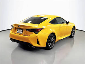 ได้รับการรับรองความสะอาด ปี 2022 เล็กซัส RC - Product Image 2