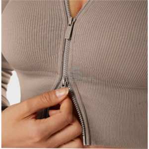 Ensemble de vêtements de sport de haute qualité à fermeture à glissière complète écologique pour femmes ensemble de yoga au design classique pour femmes avec service OEM - Product Image 2