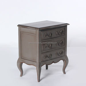 La série de placards pour enfants 7007 est fabriquée en bois d'acajou et présente trois tiroirs dans un design simple et minimaliste. - Product Image 1