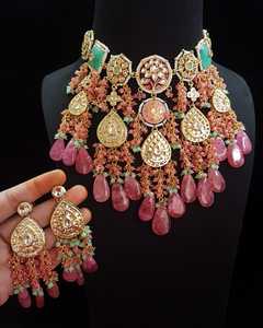 Joyería India Kundan Dulhan Set para Mujer y Niña, Collar Pesado Multicolor con Pendientes y Gargantilla para Fiestas y Regalos - Product Image 3