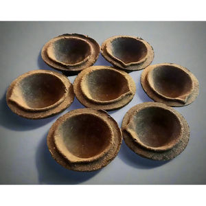 Diya en coco fait main, forme ronde, personnalisable pour l'éclairage nocturne de Deepavali, fournisseur en gros, Diya en fumier de vache - Product Image 4