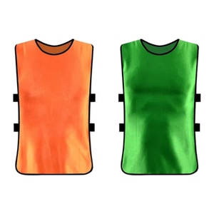 Baberos de entrenamiento de malla Chalecos de malla deportivos Personalizados Baratos Chalecos de entrenamiento de fútbol de baloncesto Baberos de fútbol reversibles - Product Image 2