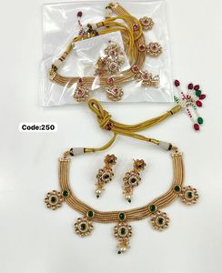 Collier de mariée indien à motif d'éléphant à double couche exquis serti de boucles d'oreilles en pierre de perle pour les mariages - Product Image 2