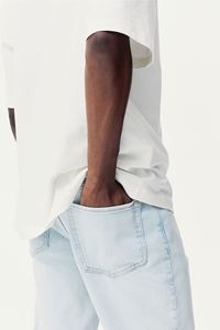 กางเกงขาสั้นผ้ายีนส์ขาสั้นสำหรับผู้ชายทรงคาร์โก้ขนาดพิเศษออกแบบได้อย่างสะดวกสบายพร้อมกระเป๋าที่ทนทาน - Product Image 6