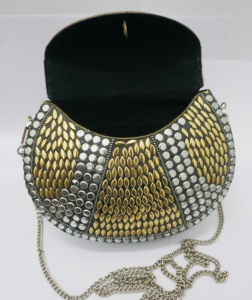 Sac à main rond en métal mosaïque pour femmes, tendance été 2024, sac à main / pochette / sac à main pour femmes, par le fournisseur indien Tyntra Inter - Product Image 3