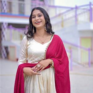 Impresionante vestido Georgette con Dupatta y Zarkan Diamond Work - Product Image 5