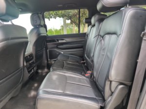 Jeep Wagoneer L Series II Twin Turbo 4WD 2024 Usado en Buenas Condiciones - Product Image 6