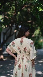 เดรสคาฟตันคอตตอนคุณภาพสูงน้ำหนักเบาลายดอกไม้สีล้วนพิมพ์ลายดิจิตัลชุดใส่ชายหาดและรีสอร์ท - Product Image 3