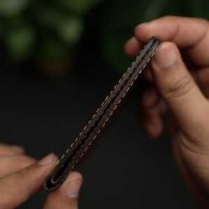 Non. Portefeuille fin en cuir véritable 89 Slim Bifold (Buck Brown) fait main avec garantie de 5 ans - Product Image 6