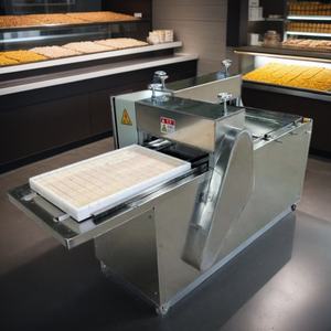 Barra automática de cereal de nuez de dulce de cacahuete quebradizo, cortador de cubo de caramelo de turrón de caramelo, máquina cortadora de caramelo duro suave - Product Image 1