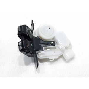 Serrure de hayon arrière Toyota Yaris Série 69350-02090 (17>20) - Product Image 2