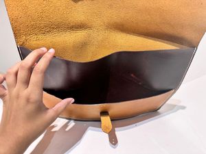 Venta caliente hecho a mano 100% Funda de cuero genuino para portátil personalizada de alta calidad de cuero de grano superior funda protectora para tableta - Product Image 3