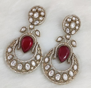 Pendientes Tradicionales Indios de Lujo para Mujer con Piedras Dobles de Polki en Latón, Ideales para Fiestas y Ocasiones Especiales - Product Image 1