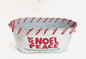 Jardinière rustique en métal galvanisé avec charme de poinsettia festif parfait pour la décoration de vacances et l'élégance toute l'année - Product Image 6