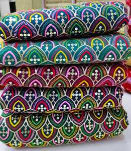 Vente en gros de tissu Jacquard Dupion de qualité supérieure avec des éclats naturels pour des draperies de mode haut de gamme et des accessoires de décoration d'événements - Product Image 3