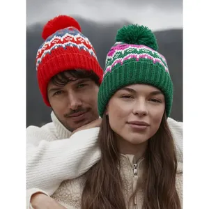 Berretto da Sci Retrò Sostenibile, Accessorio Invernale Sportivo dal Design Elegante e Vintage - Product Image 1