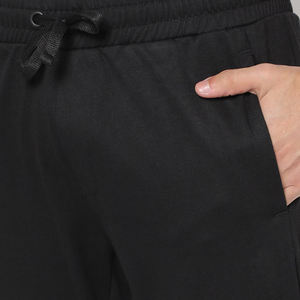 Conjuntos Deportivos de Alta Calidad Personalizados en Negro Sólido con Capucha para Hombre y Mujer, Largos, 100% Algodón, Forro Polar Transpirable para Invierno - Product Image 6