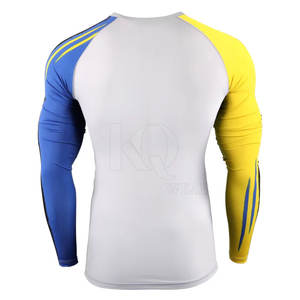 Vêtements de sport Rash Guard légers et écologiques à logo personnalisé fabriqués au Pakistan, manches longues, en spandex/polyester, pour la natation - Product Image 3