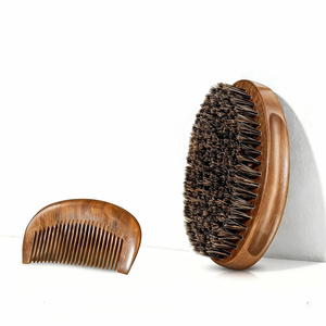 Brosse à barbe en bois MORGANS INDUSTRIES avec poils de sanglier et peigne assorti, idéale pour les voyages et respectueuse de l'environnement, pour l'entretien de la barbe - Product Image 1