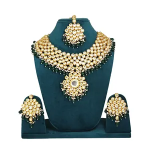 Ensemble de collier et pendentif Meenakari plaqué or 24 carats, orné de perles blanches et de pierres Kundan vertes, pour femmes, bijoux raffinés pour mariage - Product Image 1