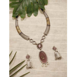 Conjunto de Joyería Fina Tribal Tales Jaali Hasli de Dos Tonos con Incrustaciones de Piedras - Product Image 2