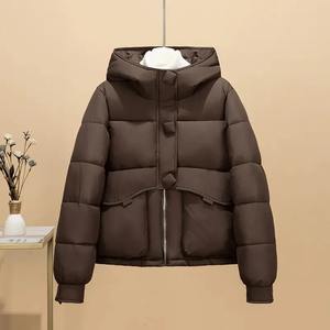 2024 invierno nuevo abrigo cálido con capucha para mujer Chaqueta de algodón transpirable con relleno prendas de vestir cortas Parka estilo Procesamiento de punto - Product Image 4