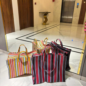 Sac de plage rayé tissé à la main en nylon RPET réutilisable sacs de marché multicolores sacs tissés à la main étui à cosmétiques - Product Image 1