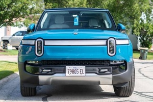 LISTO PARA ENVIAR: RIVIAN R1S 2023, CUATRO MOTORES, TRACCIÓN EN LAS CUATRO RUEDAS, BATERÍA DE GRAN CAPACIDAD, COLOR AZUL RIVIAN - Product Image 2