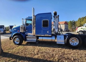 CAMIÓN USADO LIMPIO KENWORTH T800 2010 CON TRANSMISIÓN NUEVA, MOTOR CUMMINS 600 CON 18 VELOCIDADES Y DOBLE VELOCIDAD TRASERA 370 SOBRE 504 CON ENVÍO GRATUITO - Product Image 3