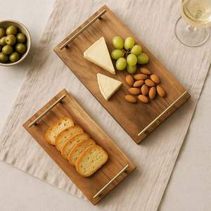 Plateau rond de service en bambou de qualité supérieure avec poignée argentée, idéal pour le thé, le café et la présentation des aliments - Product Image 2