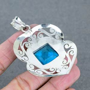 Colgante de Topacio azul plateado Colgante de latón hecho a mano Cojín de corte Colgantes de Latón chapado en plata al mejor precio - Product Image 4