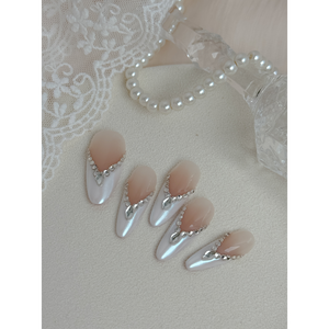 Uñas Postizas Moonlit Veil: Añade una Capa Elegante a tus Dedos sin Esfuerzo - Product Image 3