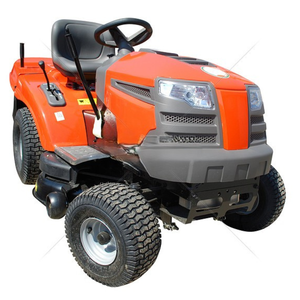 Potente máquina de patio con motor duradero diseñada para cortar de manera limpia y uniforme parches de hierba gruesa y húmeda - Product Image 3