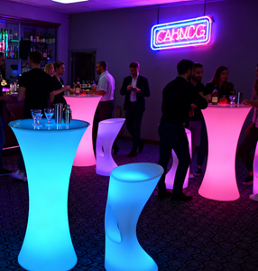 Chaise <span class=keywords><strong>de</strong></span> <span class=keywords><strong>bar</strong></span> lumineuse à LED rechargeable avec télécommande - 16 couleurs changeantes, mobilier d'extérieur pour cocktails/club/soirée <span class=keywords><strong>de</strong></span> mariage - Product Image 1
