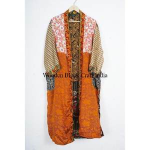 Kimono de Alta Calidad, Elegante y Lujoso, Estilo Moderno con Parches Florales, Mezcla de Seda, Ropa de Dormir de Satén para Primavera/Verano - Product Image 4