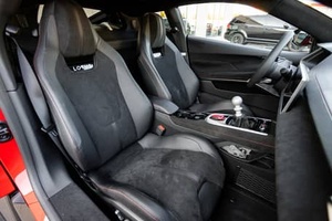 L-O-T-T-U-S E-M-I-R-A-A 2024, Tracción en las Cuatro Ruedas, Bajo Kilometraje, Caja de Cambios Automática, Volante a la Izquierda, Combustible Gasolina/Eléctrico - Product Image 3