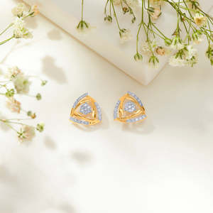 Pendientes de botón chapados en oro de 14k Trigon para mujer con circonita y perla, joyería de compromiso moderna - Product Image 1