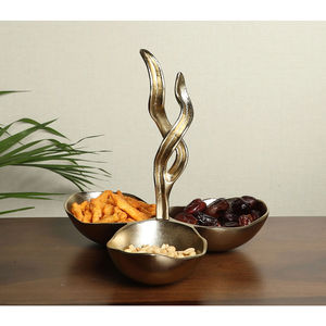 Tazón de Chocolate de Triple Sección con Mango Abstracto Moderno, Servidor Artístico de Aperitivos de Metal para Mesa de Comedor y Decoración del Hogar - Product Image 1