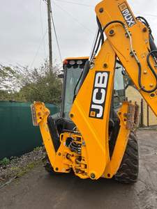 Retroexcavadora JCB 3CX 2022 Usada con Capacidad de Carga Pesada y Mini Cargadora, Capacidad de Carga Nominal de 70 Toneladas, Motor Caterpillar - Product Image 2