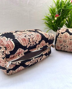 Neceser elegante negro de algodón acolchado hecho a mano, estuche organizador de viaje con cremallera ecológico grande, juego de almacenamiento de maquillaje impermeable - Product Image 4