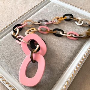 สร้อยคอฮอร์นเรซินคุณภาพพรีเมี่ยมสำหรับงานแต่งงานสไตล์โรแมนติกของคนรักมีหลายสี - Product Image 2