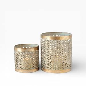 Porte-bougie en métal doré avec un design de cadre floral circulaire orné pour une décoration d'accentuation de luxe - Product Image 4