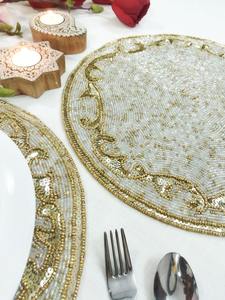 แผ่นรองจานปักลูกปัดทำมือสไตล์อินเดีย สวยงาม เป็นมิตรกับสิ่งแวดล้อม สำหรับตกแต่งโต๊ะอาหารสุดหรู ใช้ในงานแต่งงาน คริสต์มาส และการใช้งานในบ้าน - Product Image 3
