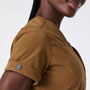 Uniforme de Enfermera Clásico Personalizado para Mujer, Tejido de Spandex/Poliéster, con Detección de Agujas, para Enfermeras Altas y Grandes, Uso Hospitalario - Product Image 3