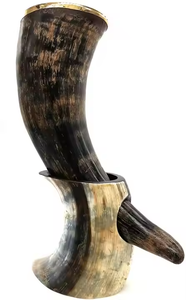 Corne à boire Viking en corne de buffle écologique, fabriquée à la main avec un design moderne par Crescent Crafts - Product Image 2